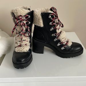 Black Sherpa heel boot